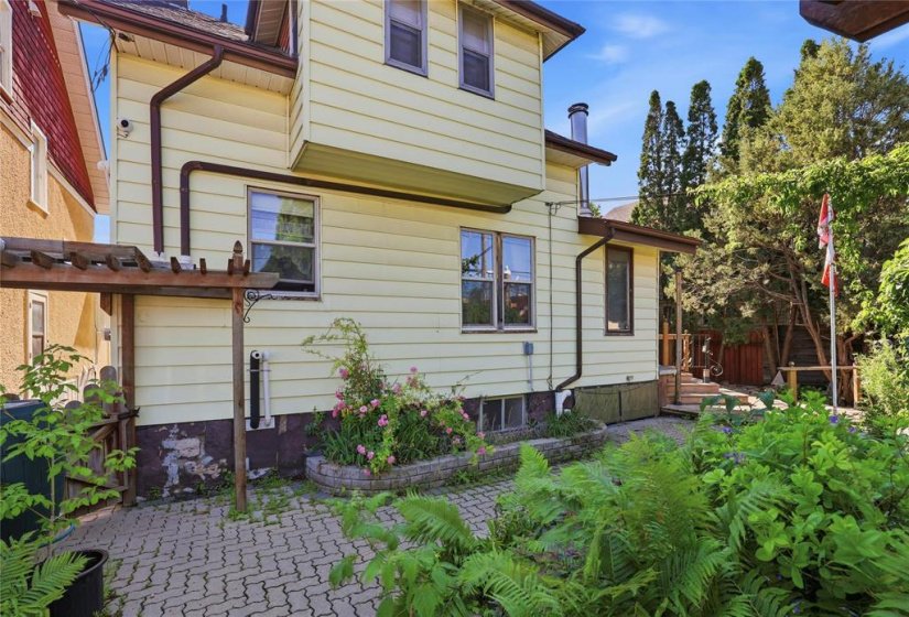 600 Goulding, 3 Bedroom Bedrooms, 10 Room Rooms,2 BathroomBathrooms,Residential,For Sale,Goulding,0