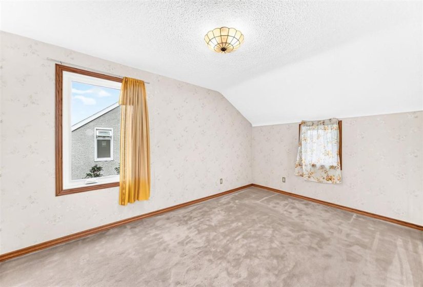 1205 Ashburn, 2 Bedroom Bedrooms, 10 Room Rooms,2 BathroomBathrooms,Residential,For Sale,Ashburn,0