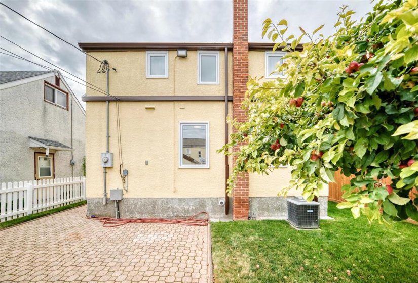 1205 Ashburn, 2 Bedroom Bedrooms, 10 Room Rooms,2 BathroomBathrooms,Residential,For Sale,Ashburn,0