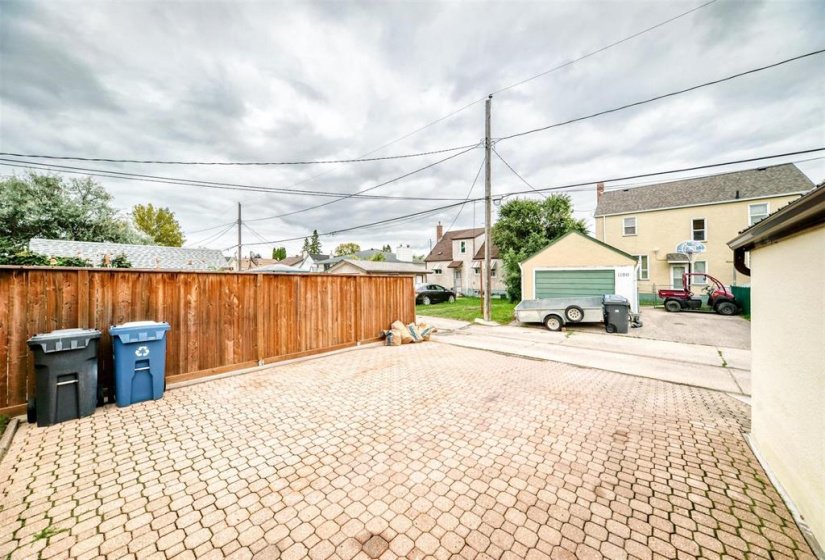 1205 Ashburn, 2 Bedroom Bedrooms, 10 Room Rooms,2 BathroomBathrooms,Residential,For Sale,Ashburn,0