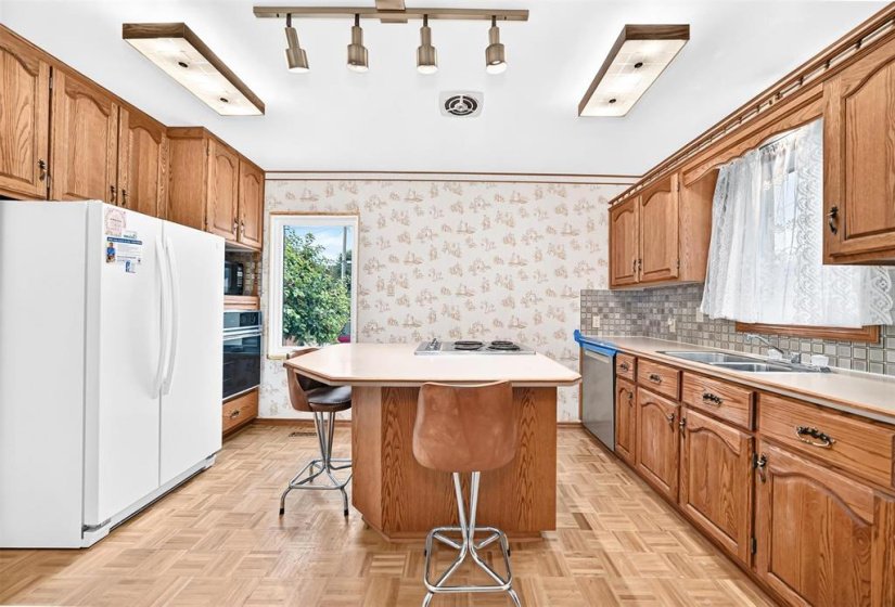 1205 Ashburn, 2 Bedroom Bedrooms, 10 Room Rooms,2 BathroomBathrooms,Residential,For Sale,Ashburn,0