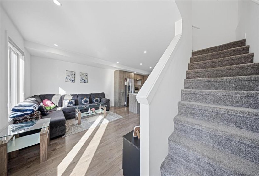 1580 Ravelston, 4 Bedroom Bedrooms, 11 Room Rooms,3 BathroomBathrooms,Condominium,For Sale,Ravelston,0
