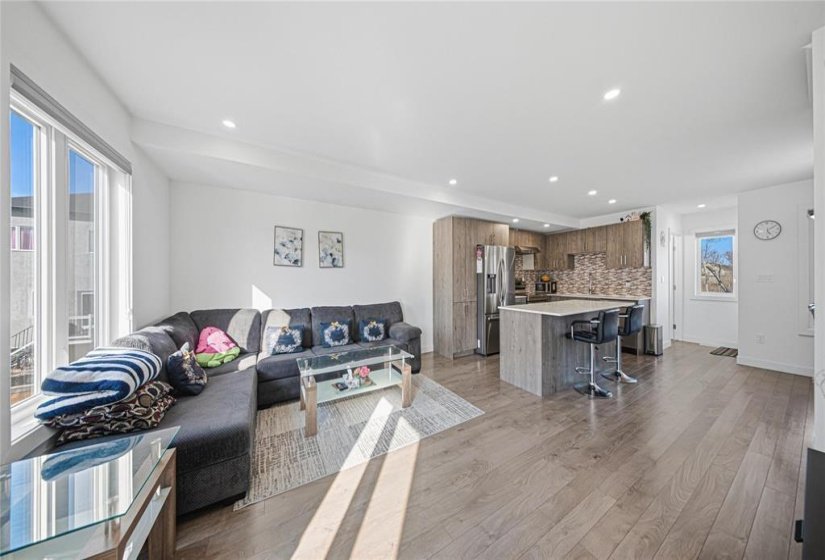 1580 Ravelston, 4 Bedroom Bedrooms, 11 Room Rooms,3 BathroomBathrooms,Condominium,For Sale,Ravelston,0