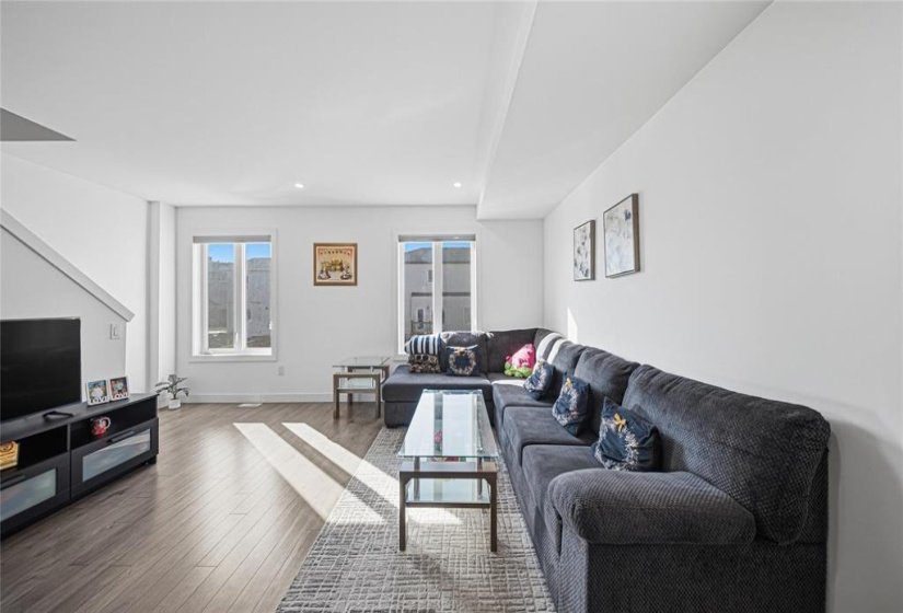 1580 Ravelston, 4 Bedroom Bedrooms, 11 Room Rooms,3 BathroomBathrooms,Condominium,For Sale,Ravelston,0