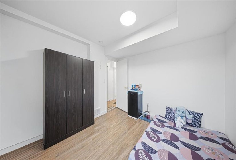 1580 Ravelston, 4 Bedroom Bedrooms, 11 Room Rooms,3 BathroomBathrooms,Condominium,For Sale,Ravelston,0