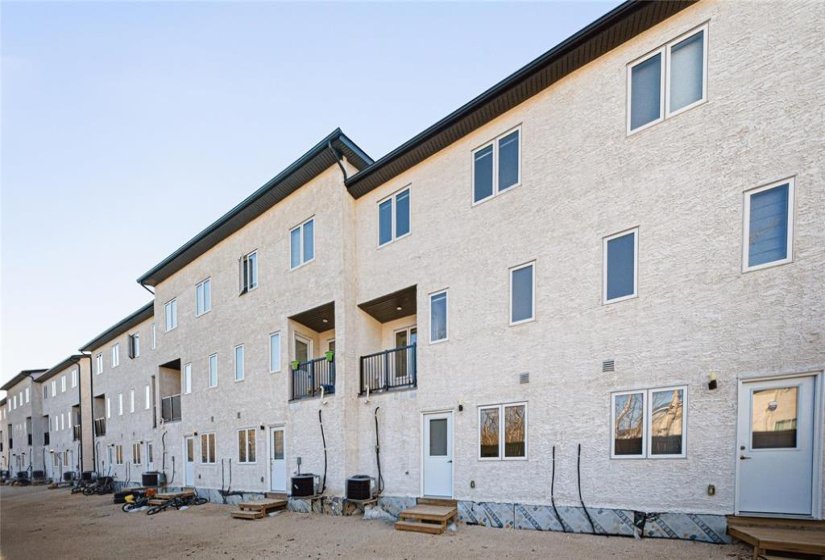 1580 Ravelston, 4 Bedroom Bedrooms, 11 Room Rooms,3 BathroomBathrooms,Condominium,For Sale,Ravelston,0