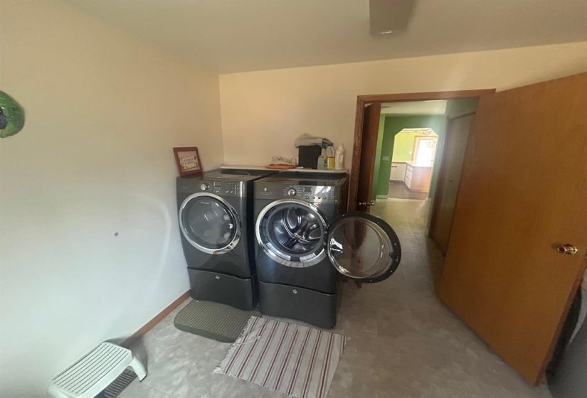 251 Kens, 3 Bedroom Bedrooms, 12 Room Rooms,2 BathroomBathrooms,Residential,For Sale,Kens,0