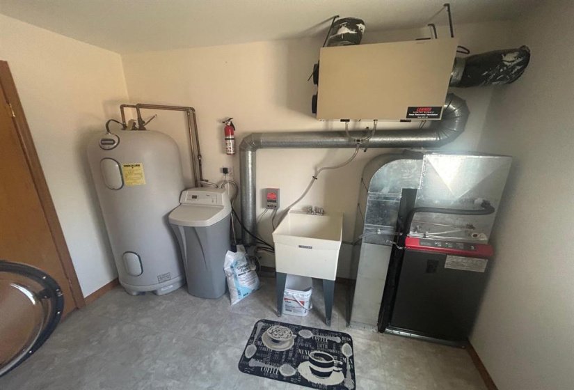 251 Kens, 3 Bedroom Bedrooms, 12 Room Rooms,2 BathroomBathrooms,Residential,For Sale,Kens,0