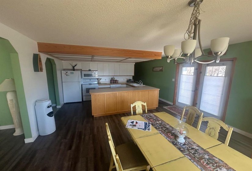 251 Kens, 3 Bedroom Bedrooms, 12 Room Rooms,2 BathroomBathrooms,Residential,For Sale,Kens,0