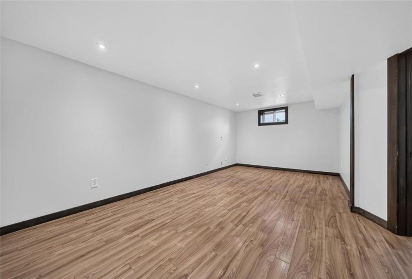 330 Greene, 3 Bedroom Bedrooms, 9 Room Rooms,1 BathroomBathrooms,Residential,For Sale,Greene,0