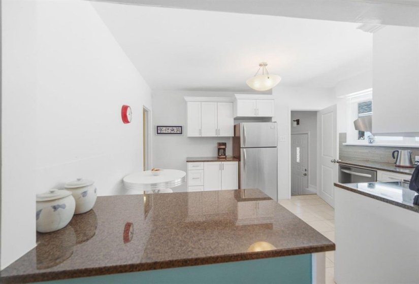 727 Waterloo, 4 Bedroom Bedrooms, 12 Room Rooms,2 BathroomBathrooms,Residential,For Sale,Waterloo,0