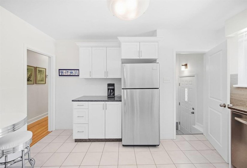 727 Waterloo, 4 Bedroom Bedrooms, 12 Room Rooms,2 BathroomBathrooms,Residential,For Sale,Waterloo,0