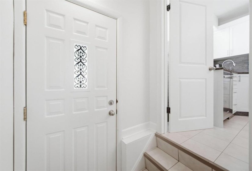 727 Waterloo, 4 Bedroom Bedrooms, 12 Room Rooms,2 BathroomBathrooms,Residential,For Sale,Waterloo,0