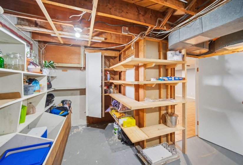 727 Waterloo, 4 Bedroom Bedrooms, 12 Room Rooms,2 BathroomBathrooms,Residential,For Sale,Waterloo,0