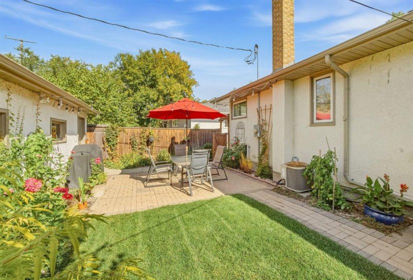 727 Waterloo, 4 Bedroom Bedrooms, 12 Room Rooms,2 BathroomBathrooms,Residential,For Sale,Waterloo,0