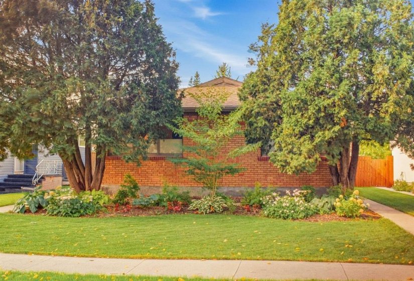 727 Waterloo, 4 Bedroom Bedrooms, 12 Room Rooms,2 BathroomBathrooms,Residential,For Sale,Waterloo,0