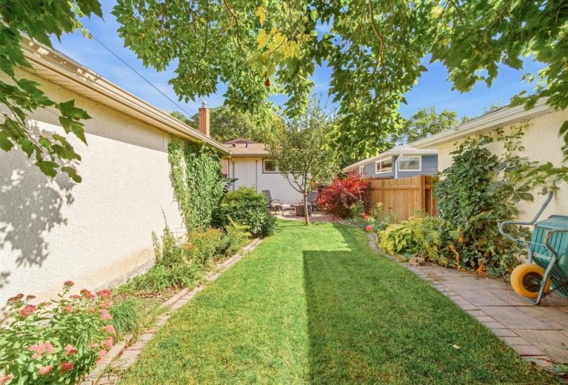 727 Waterloo, 4 Bedroom Bedrooms, 12 Room Rooms,2 BathroomBathrooms,Residential,For Sale,Waterloo,0