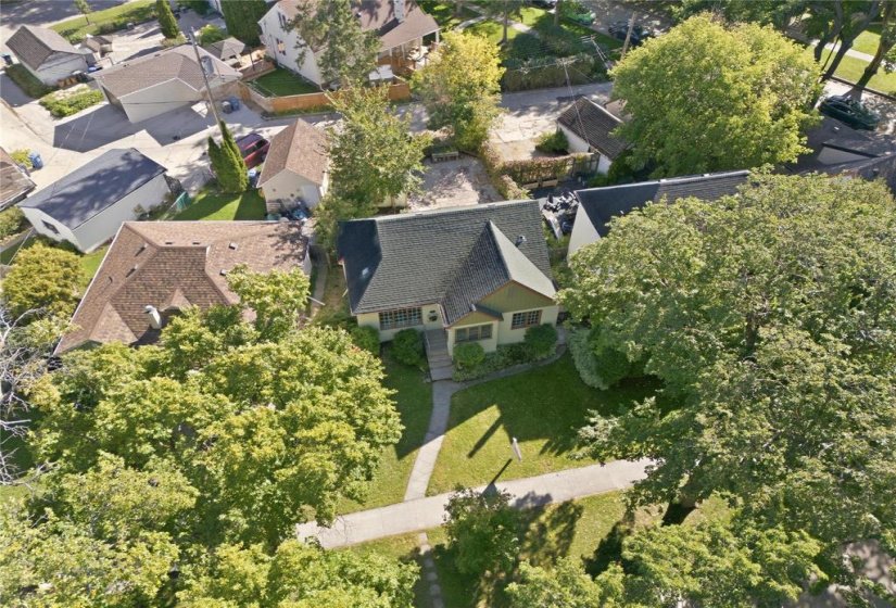 412 Cambridge, 2 Bedroom Bedrooms, 10 Room Rooms,2 BathroomBathrooms,Residential,For Sale,Cambridge,0