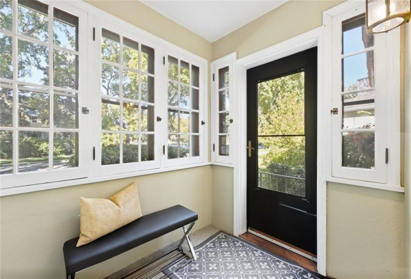 412 Cambridge, 2 Bedroom Bedrooms, 10 Room Rooms,2 BathroomBathrooms,Residential,For Sale,Cambridge,0