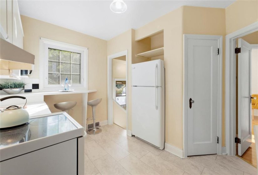 412 Cambridge, 2 Bedroom Bedrooms, 10 Room Rooms,2 BathroomBathrooms,Residential,For Sale,Cambridge,0