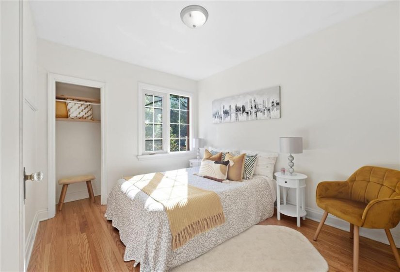 412 Cambridge, 2 Bedroom Bedrooms, 10 Room Rooms,2 BathroomBathrooms,Residential,For Sale,Cambridge,0