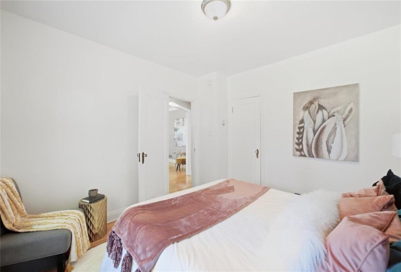 412 Cambridge, 2 Bedroom Bedrooms, 10 Room Rooms,2 BathroomBathrooms,Residential,For Sale,Cambridge,0