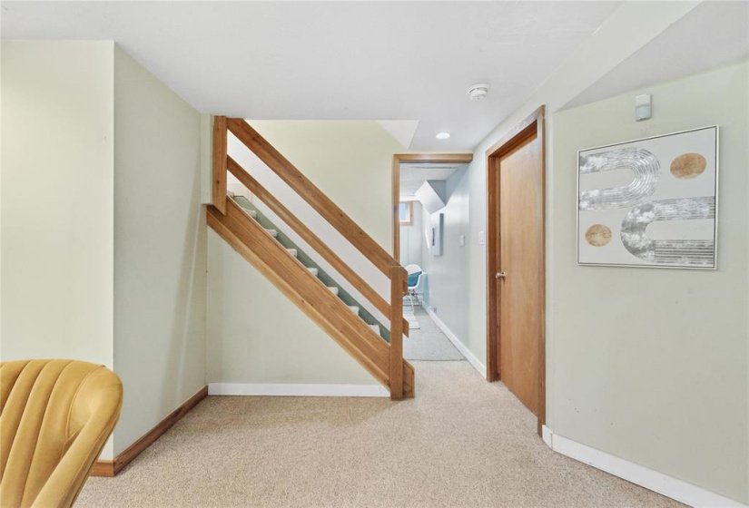 412 Cambridge, 2 Bedroom Bedrooms, 10 Room Rooms,2 BathroomBathrooms,Residential,For Sale,Cambridge,0
