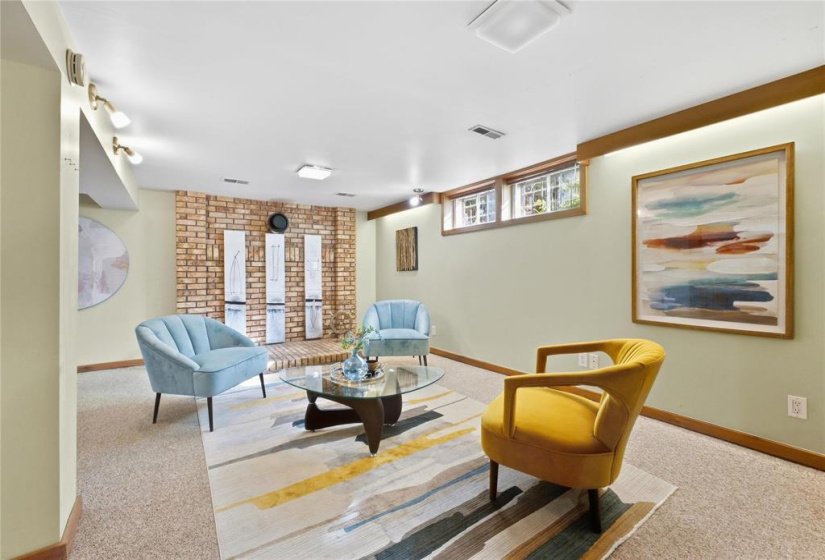 412 Cambridge, 2 Bedroom Bedrooms, 10 Room Rooms,2 BathroomBathrooms,Residential,For Sale,Cambridge,0
