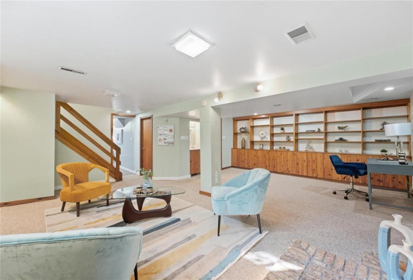 412 Cambridge, 2 Bedroom Bedrooms, 10 Room Rooms,2 BathroomBathrooms,Residential,For Sale,Cambridge,0
