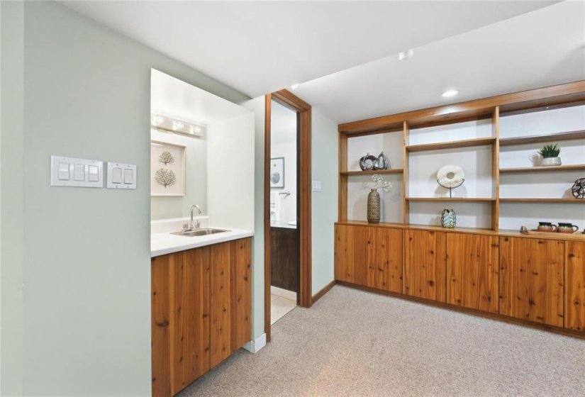 412 Cambridge, 2 Bedroom Bedrooms, 10 Room Rooms,2 BathroomBathrooms,Residential,For Sale,Cambridge,0