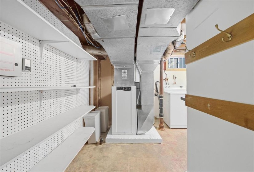 412 Cambridge, 2 Bedroom Bedrooms, 10 Room Rooms,2 BathroomBathrooms,Residential,For Sale,Cambridge,0