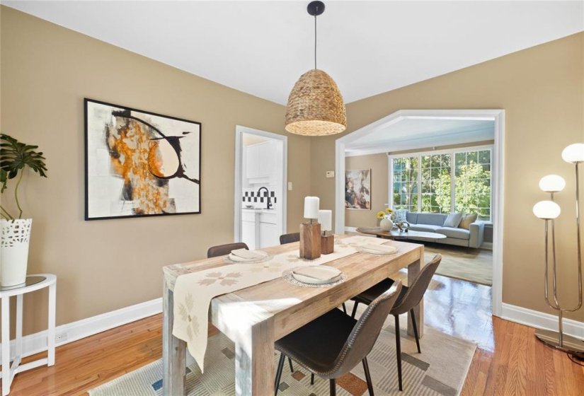 412 Cambridge, 2 Bedroom Bedrooms, 10 Room Rooms,2 BathroomBathrooms,Residential,For Sale,Cambridge,0