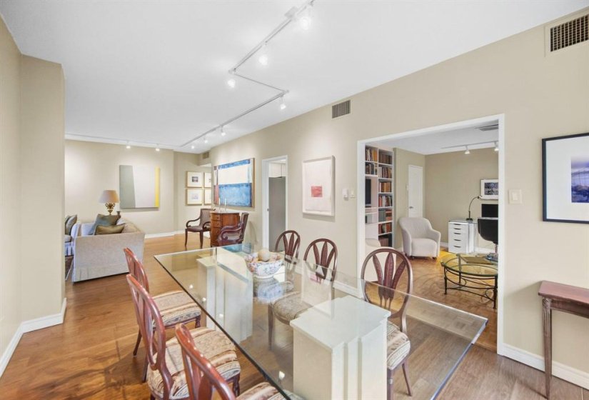 200 Tuxedo, 1 Bedroom Bedrooms, 8 Room Rooms,2 BathroomBathrooms,Condominium,For Sale,Tuxedo,0