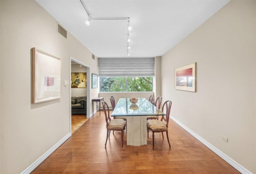 200 Tuxedo, 1 Bedroom Bedrooms, 8 Room Rooms,2 BathroomBathrooms,Condominium,For Sale,Tuxedo,0