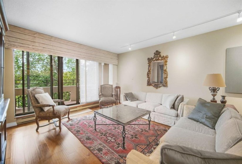 200 Tuxedo, 1 Bedroom Bedrooms, 8 Room Rooms,2 BathroomBathrooms,Condominium,For Sale,Tuxedo,0