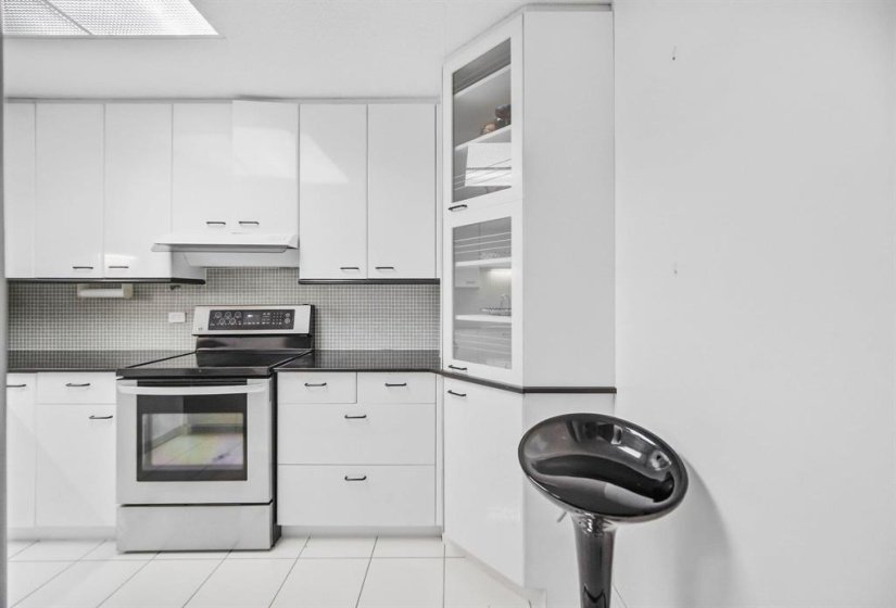 200 Tuxedo, 1 Bedroom Bedrooms, 8 Room Rooms,2 BathroomBathrooms,Condominium,For Sale,Tuxedo,0