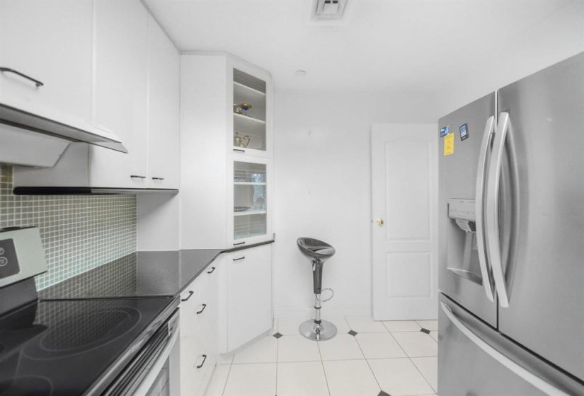 200 Tuxedo, 1 Bedroom Bedrooms, 8 Room Rooms,2 BathroomBathrooms,Condominium,For Sale,Tuxedo,0