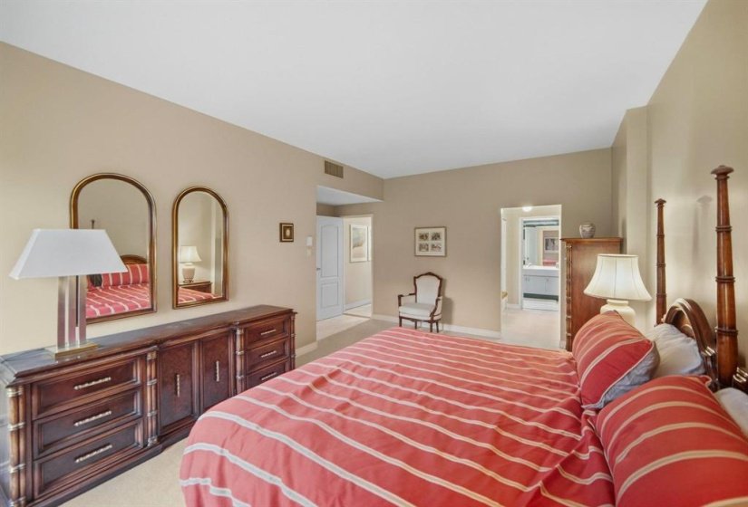 200 Tuxedo, 1 Bedroom Bedrooms, 8 Room Rooms,2 BathroomBathrooms,Condominium,For Sale,Tuxedo,0