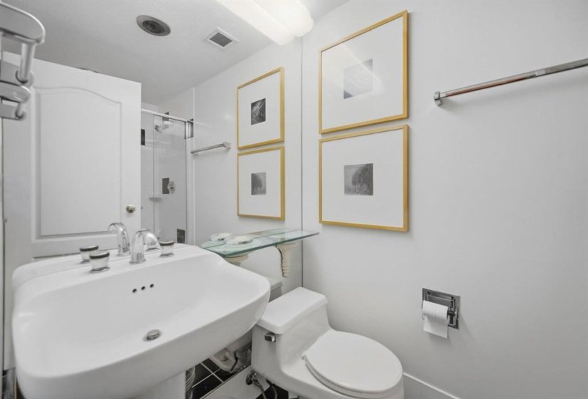 200 Tuxedo, 1 Bedroom Bedrooms, 8 Room Rooms,2 BathroomBathrooms,Condominium,For Sale,Tuxedo,0