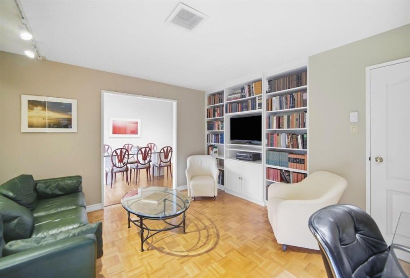200 Tuxedo, 1 Bedroom Bedrooms, 8 Room Rooms,2 BathroomBathrooms,Condominium,For Sale,Tuxedo,0