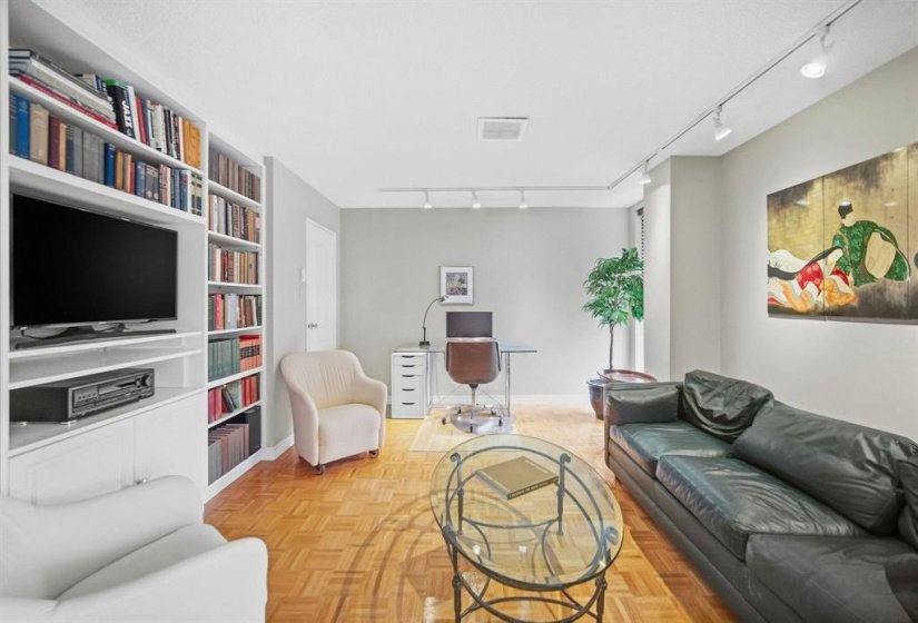 200 Tuxedo, 1 Bedroom Bedrooms, 8 Room Rooms,2 BathroomBathrooms,Condominium,For Sale,Tuxedo,0