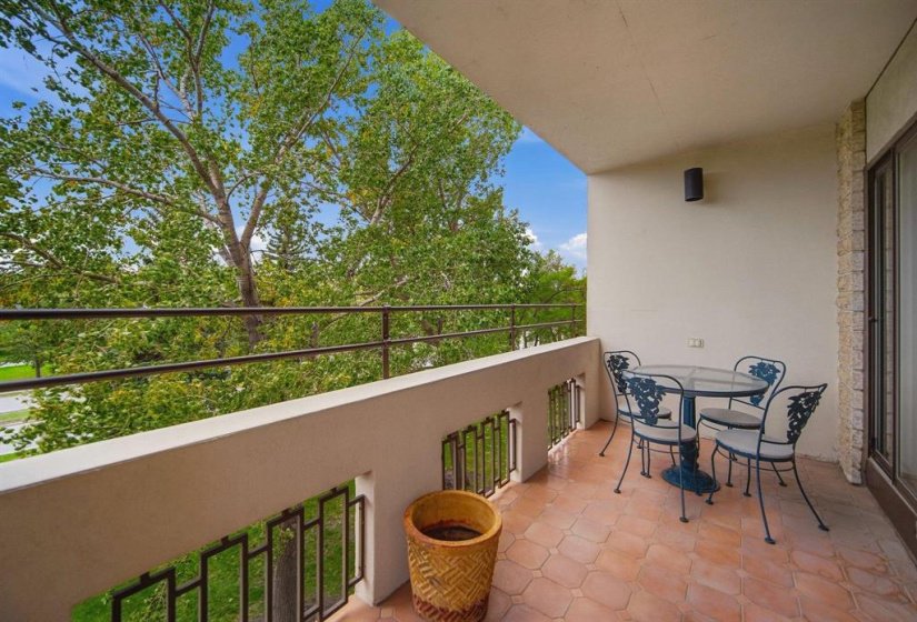 200 Tuxedo, 1 Bedroom Bedrooms, 8 Room Rooms,2 BathroomBathrooms,Condominium,For Sale,Tuxedo,0