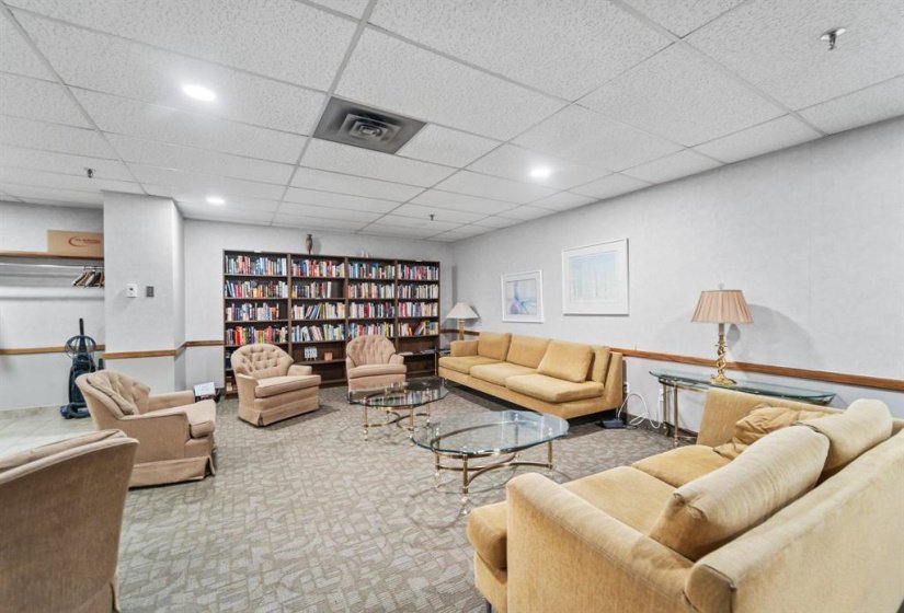 200 Tuxedo, 1 Bedroom Bedrooms, 8 Room Rooms,2 BathroomBathrooms,Condominium,For Sale,Tuxedo,0