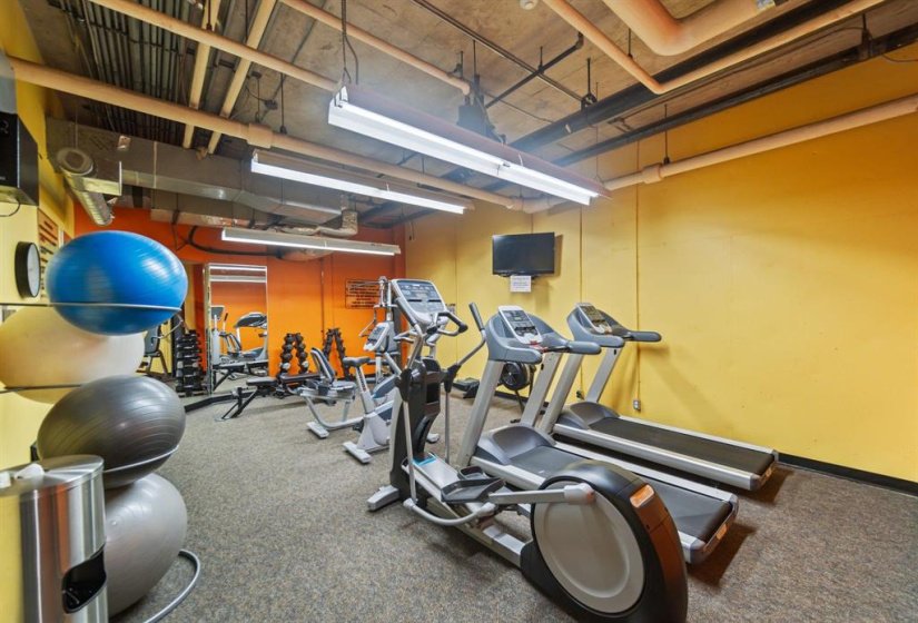 200 Tuxedo, 1 Bedroom Bedrooms, 8 Room Rooms,2 BathroomBathrooms,Condominium,For Sale,Tuxedo,0