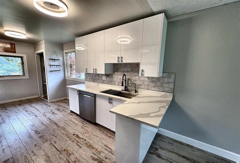 81121 ROAD 32E, 3 Bedroom Bedrooms, 9 Room Rooms,1 BathroomBathrooms,Residential,For Sale,ROAD 32E,0