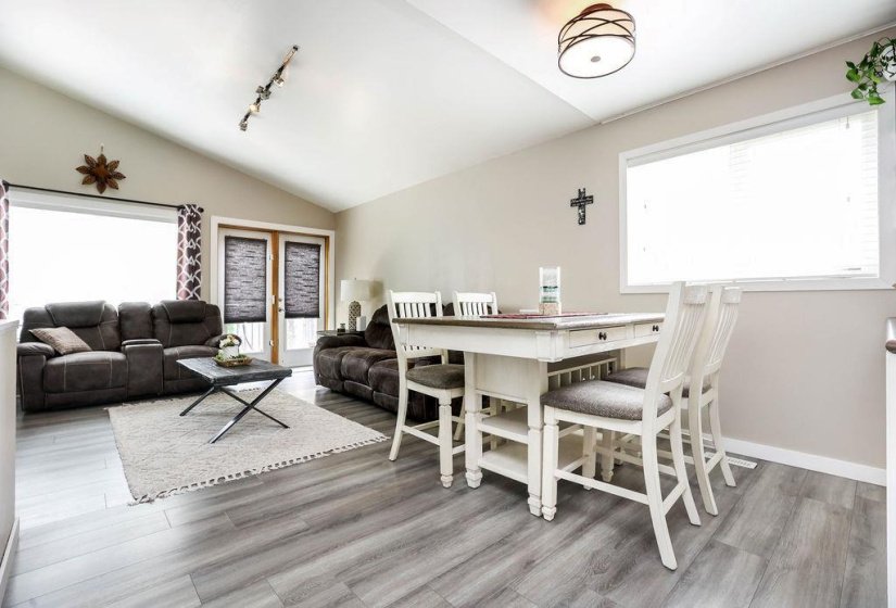 714 Beecher, 4 Bedroom Bedrooms, 13 Room Rooms,3 BathroomBathrooms,Residential,For Sale,Beecher,0