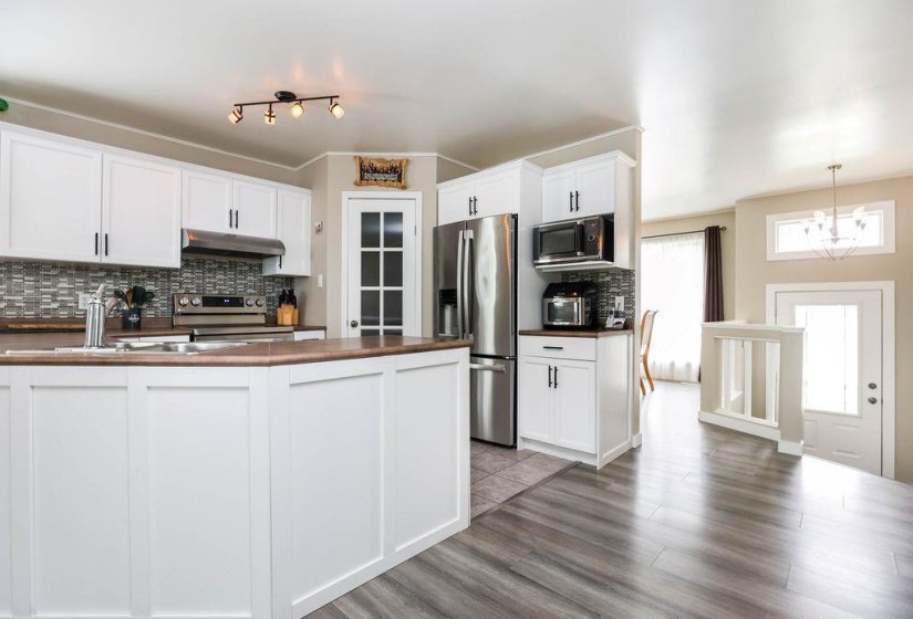 714 Beecher, 4 Bedroom Bedrooms, 13 Room Rooms,3 BathroomBathrooms,Residential,For Sale,Beecher,0