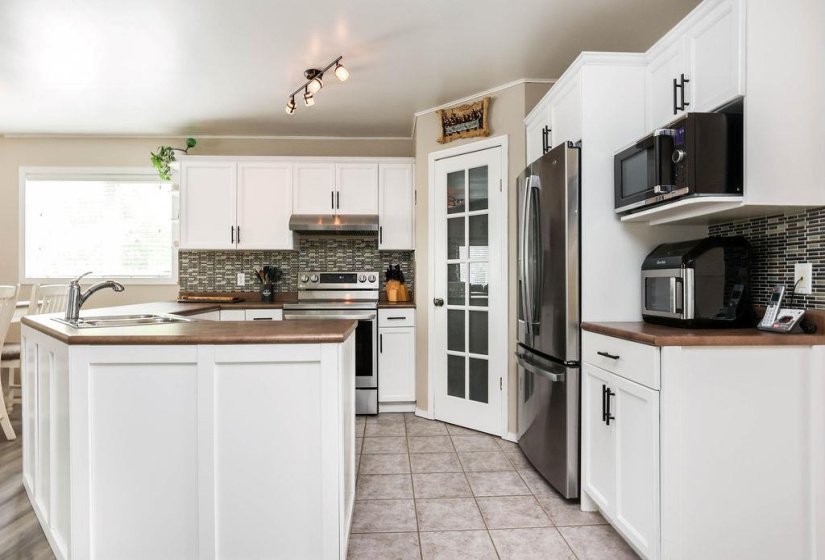 714 Beecher, 4 Bedroom Bedrooms, 13 Room Rooms,3 BathroomBathrooms,Residential,For Sale,Beecher,0