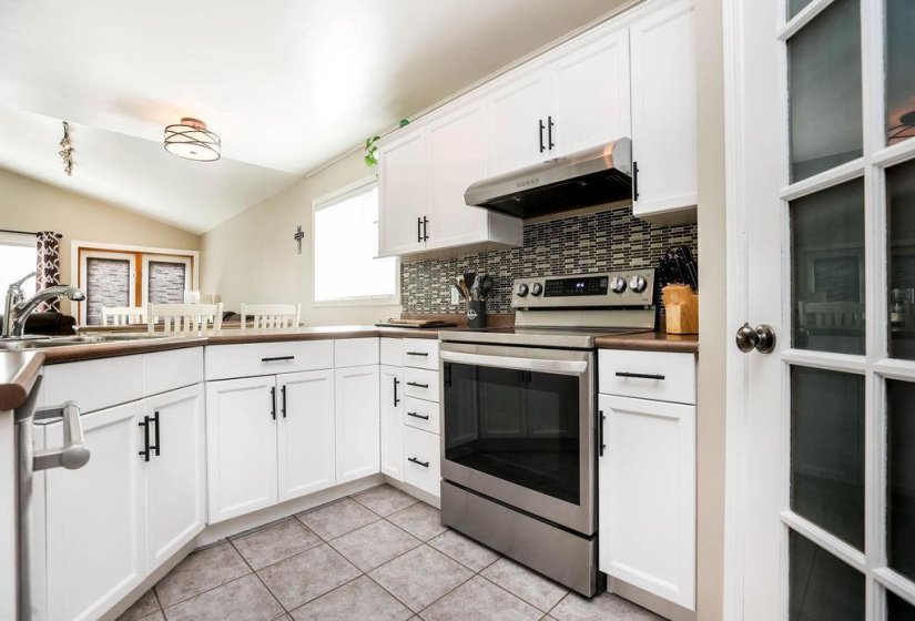714 Beecher, 4 Bedroom Bedrooms, 13 Room Rooms,3 BathroomBathrooms,Residential,For Sale,Beecher,0