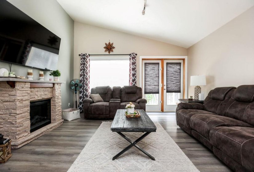 714 Beecher, 4 Bedroom Bedrooms, 13 Room Rooms,3 BathroomBathrooms,Residential,For Sale,Beecher,0